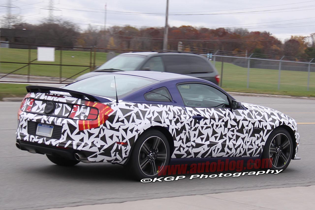 S650 Mustang S650 mule spotted..........with all wheel drive? 0007-mustang-gt-gt500-spy-shots