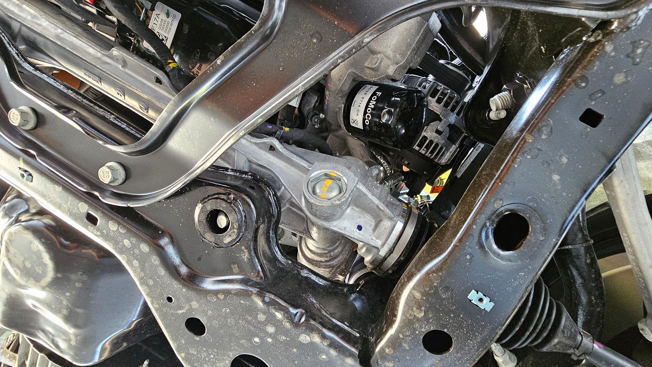 S650 Mustang First oil change...what a pain in the ass 😆 1000045020