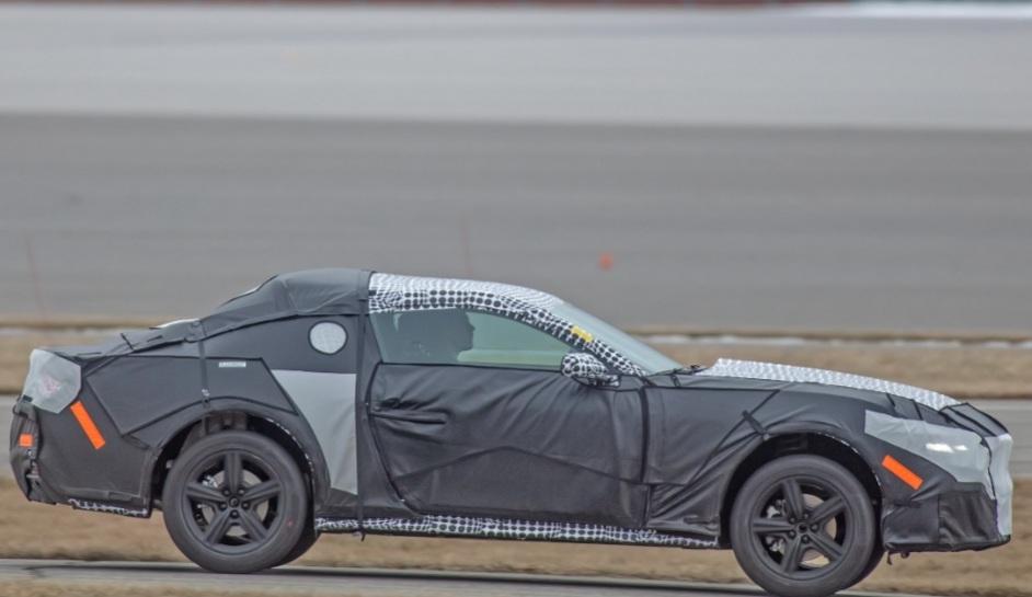S650 Mustang First Look: S650 Mustang Prototype Spied With Production Body! 📸 1642229230544