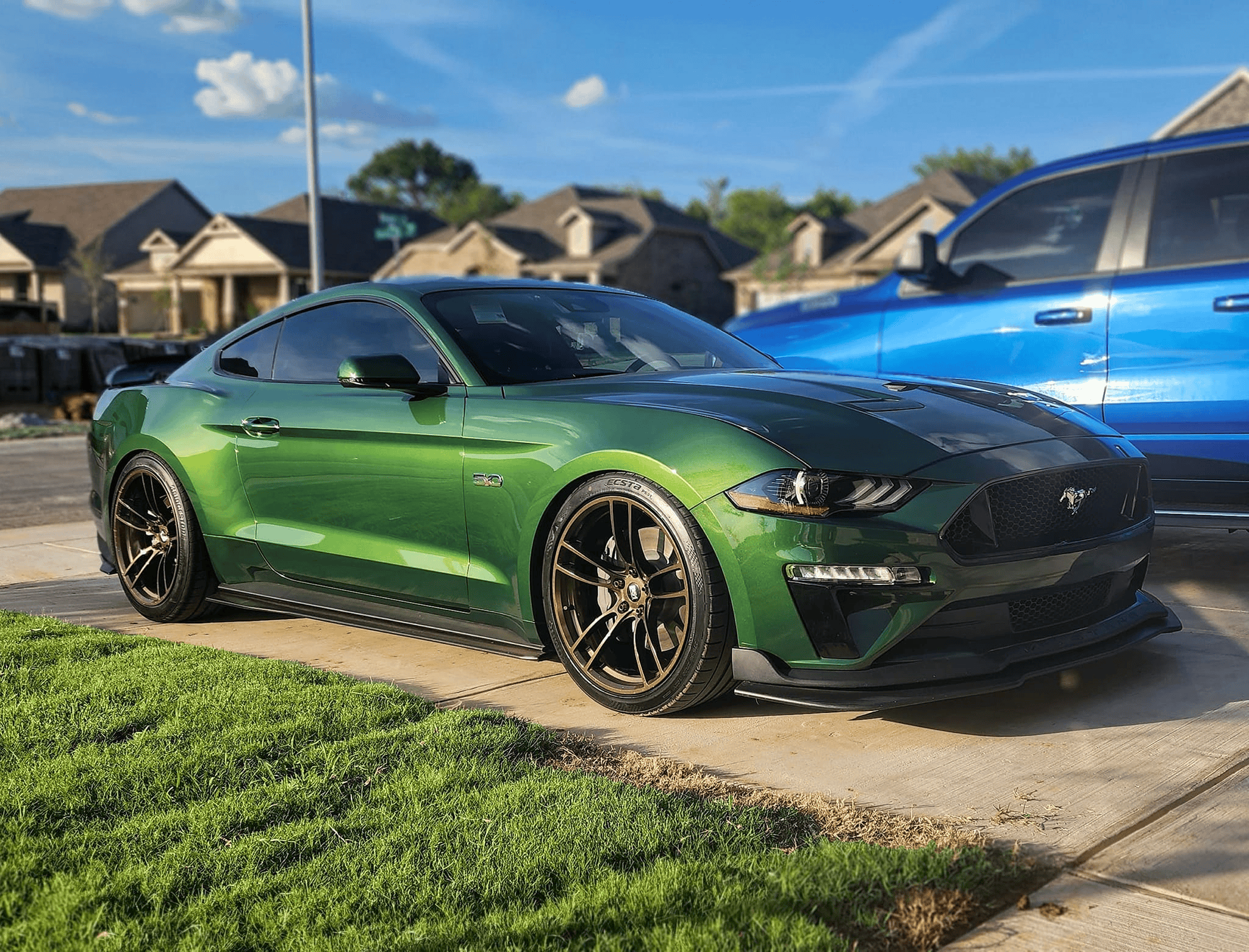 S650 Mustang Color Samples - 2024 Mustang S650: Blue Ember, Vapor Blue, Grabber Blue, Yellow Splash, Ingot Silver, Etc. 1666859996766