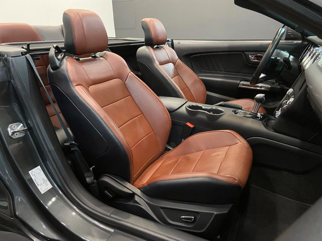 S650 Mustang Pics of the various GT Premium interior leather color choices? 1685945362351