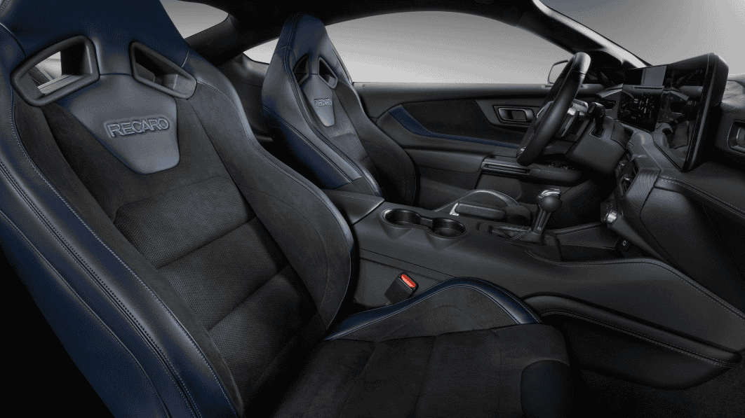 Any photos of a Dark Horse interior without Appearance Package