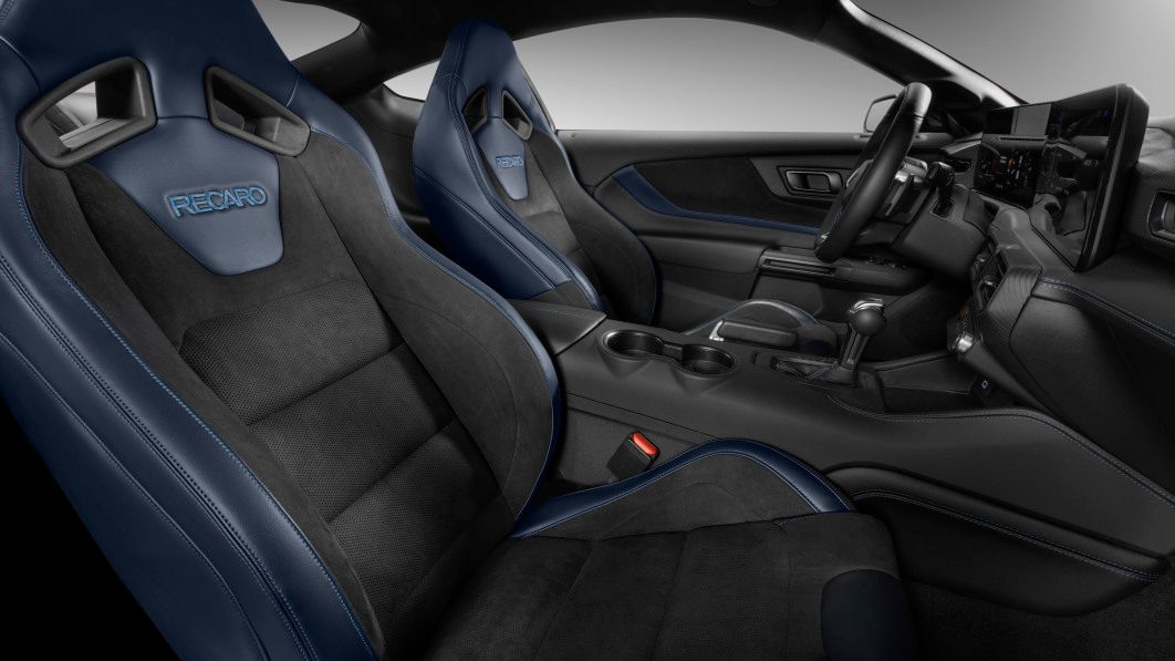 S650 Mustang Any photos of a Dark Horse interior without Appearance Package? 1687485635101