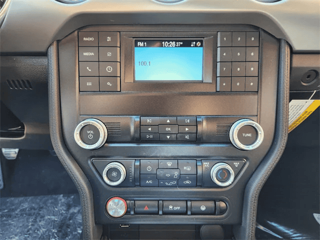 S650 Mustang What are your thoughts on the interior of the S650? Specifically the screens 1691547842843