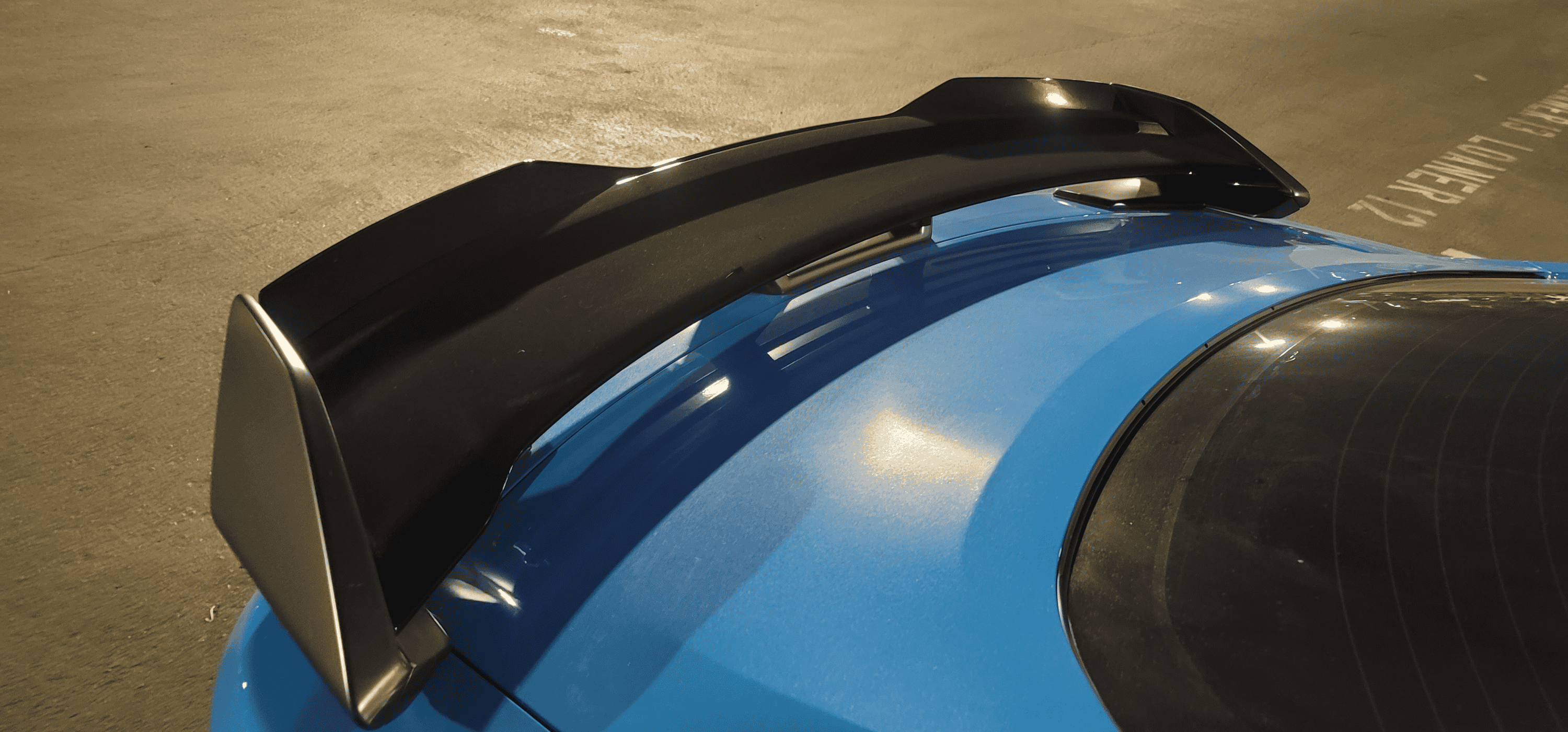 S650 Mustang Is the Dark Horse base spoiler the same as the HP spoiler? 1695733264134