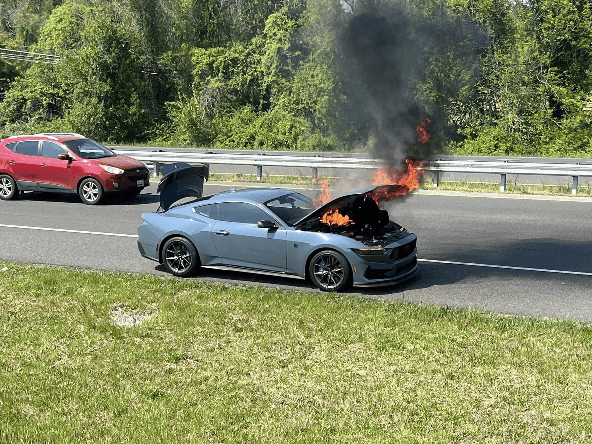 S650 Mustang Dark Horse on fire and burns down (from stuck clutch) 1713484505415-