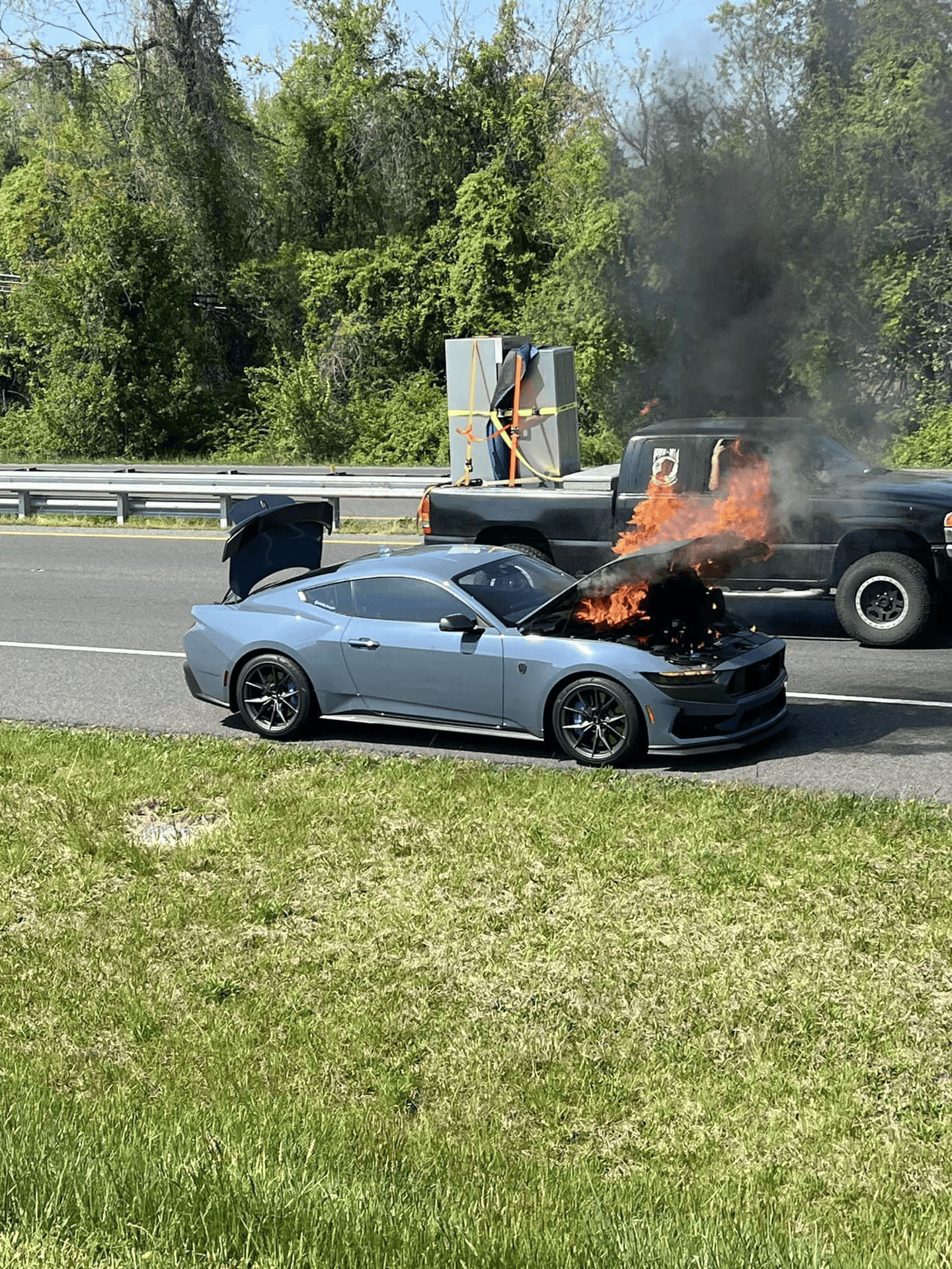 S650 Mustang Dark Horse on fire and burns down (from stuck clutch) 1713484515122-