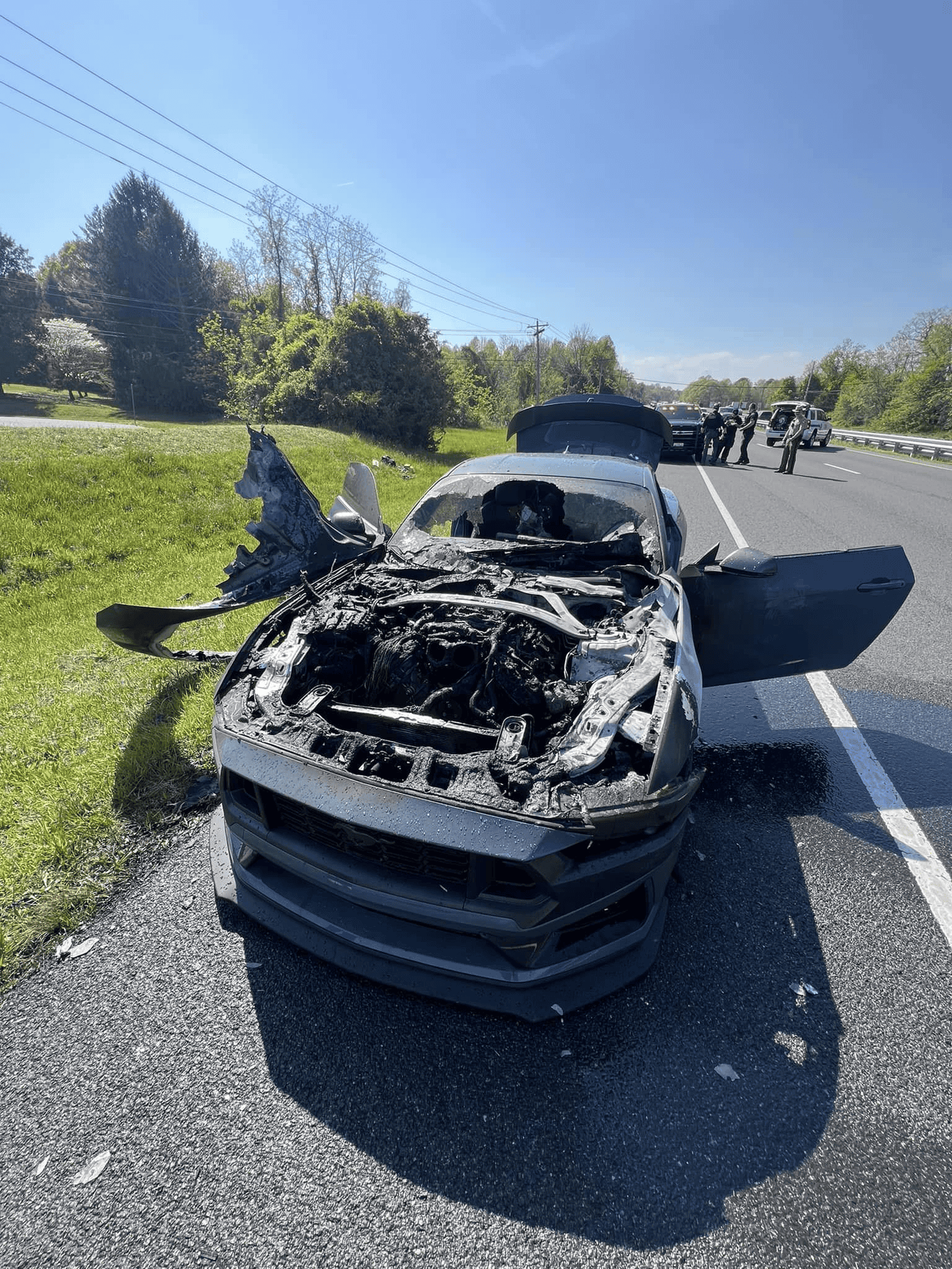 S650 Mustang Dark Horse on fire and burns down (from stuck clutch) 1713484555296-