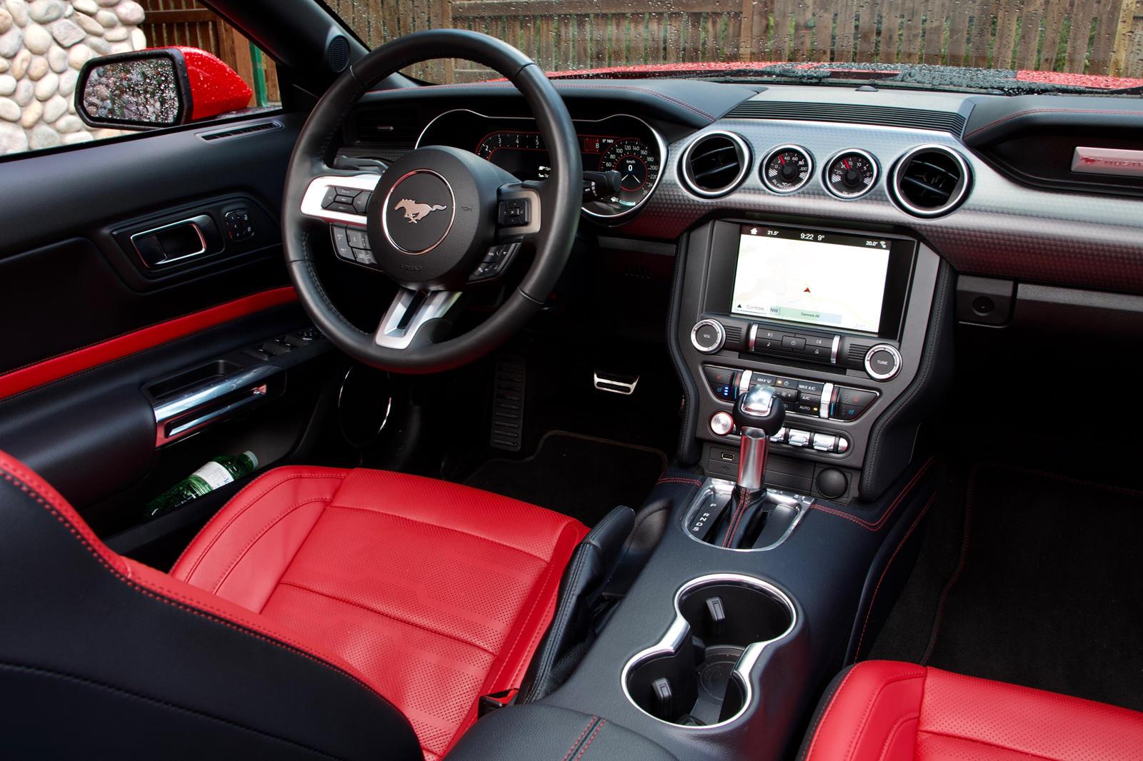 2018-ford-mustang-gt-convertible-dashboard-carbuzz-461684-1600.jpg