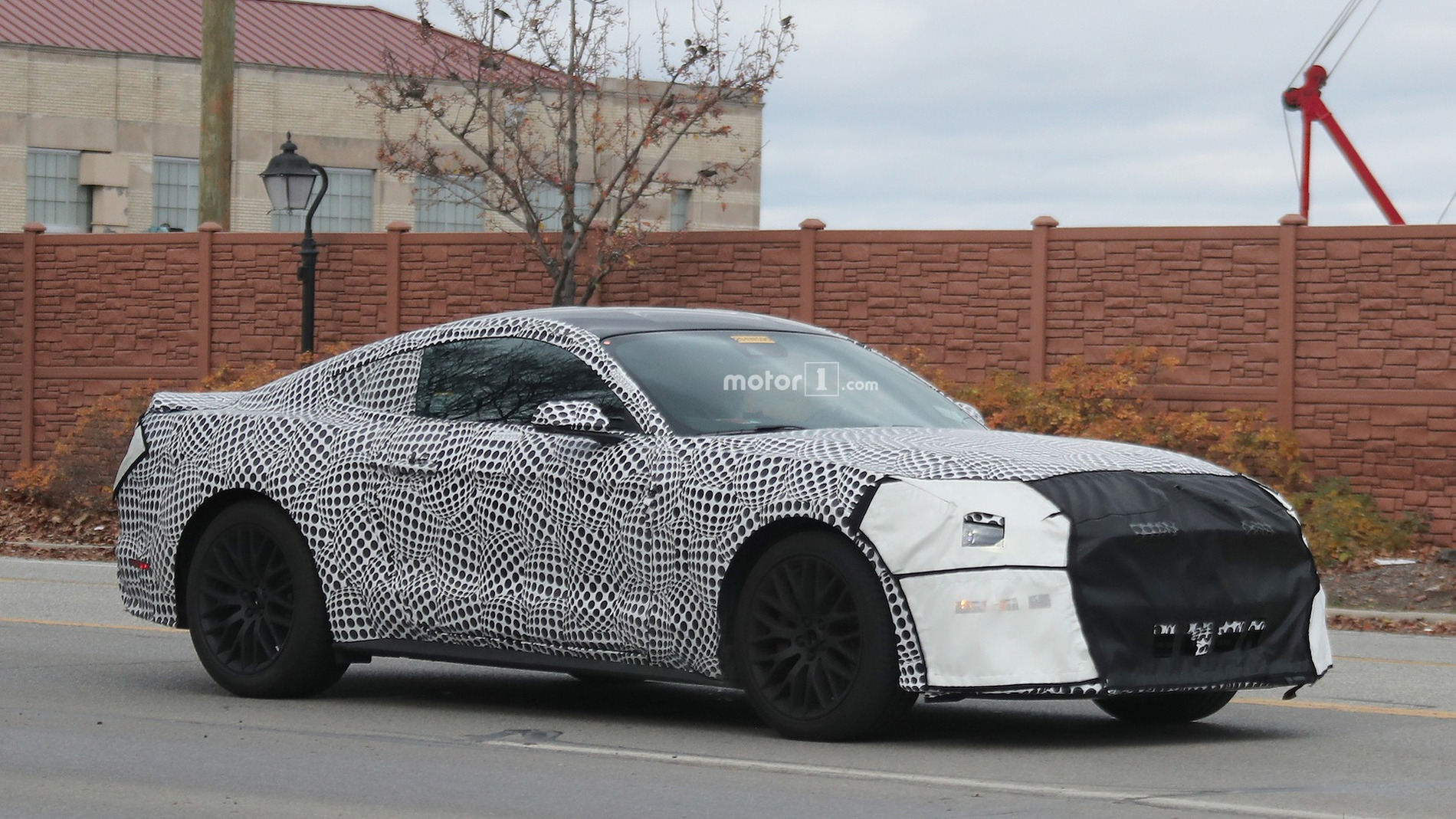2018-ford-mustang-gt-coupe-spy-photos.jpg