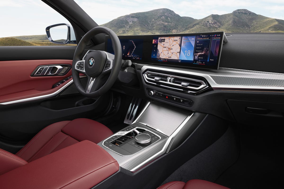 S650 Mustang Hands-on reviews: digital gauge cluster, display screens, SYNC 4 -- which media are calling impressive 2023-bmw-3-series-sedan-128