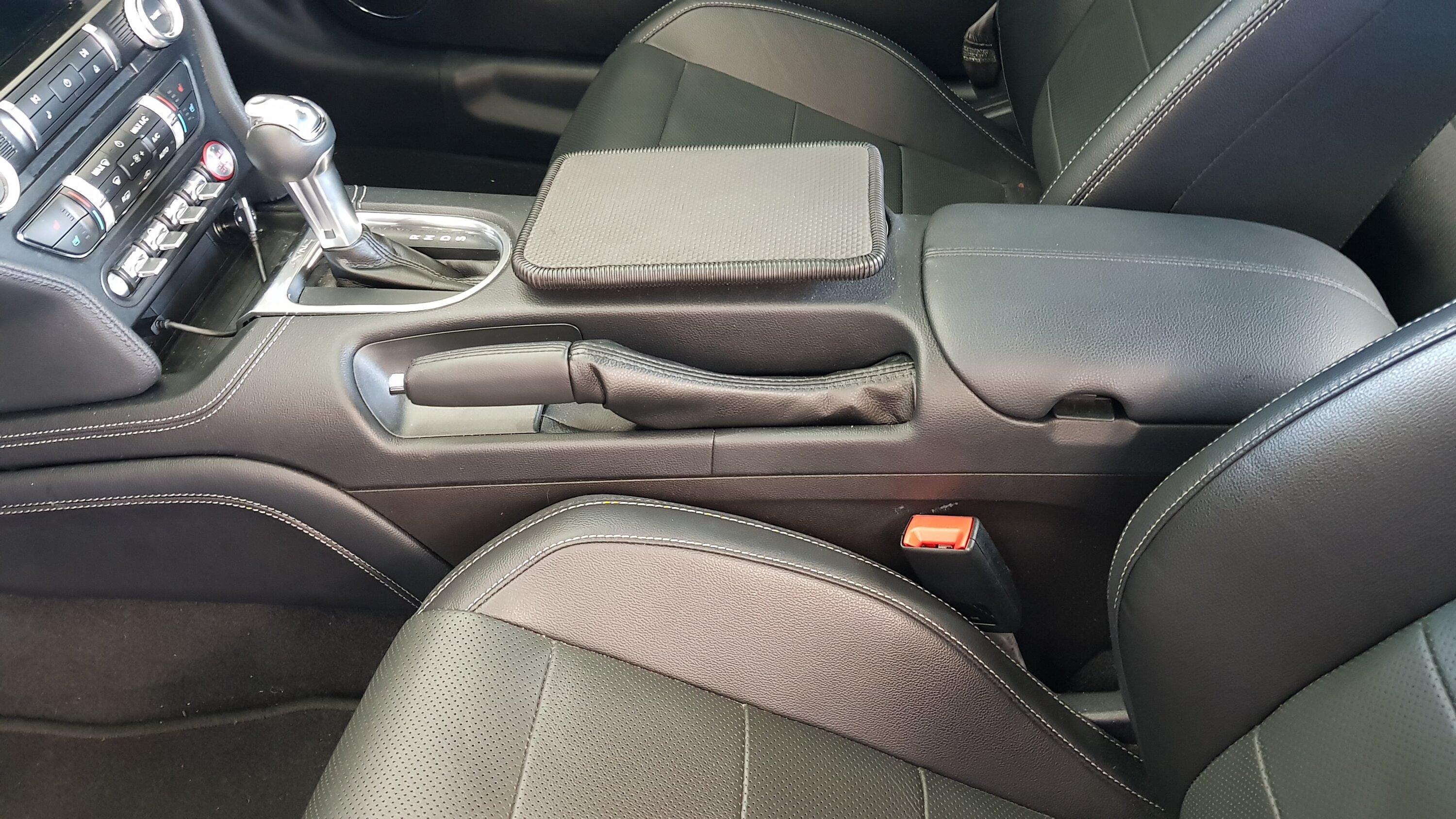 S650 Mustang Centre Console Cup Holders Have Moved Inwards 20230118_132815