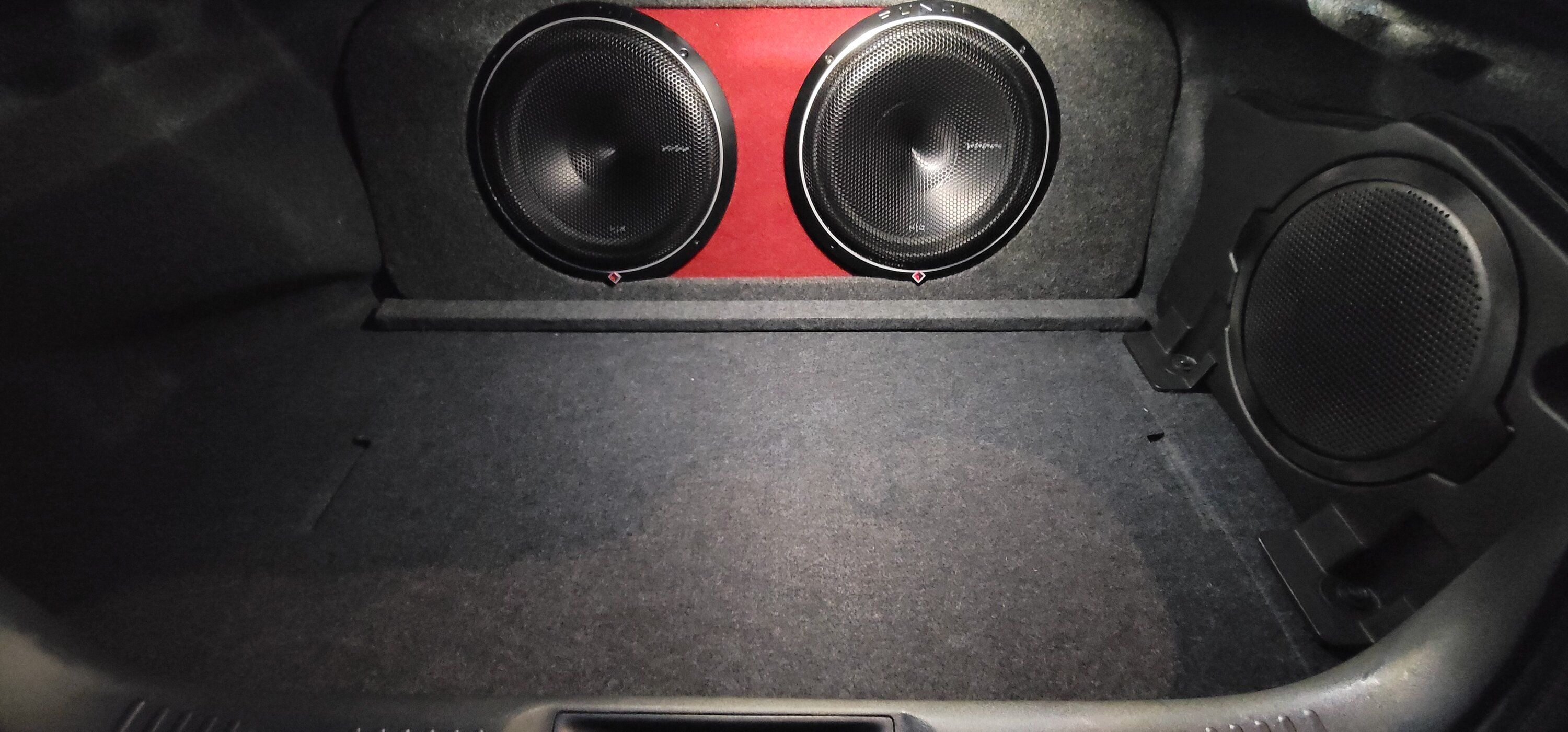 S650 Mustang S650 Aftermarket Sound System 20230929_190212