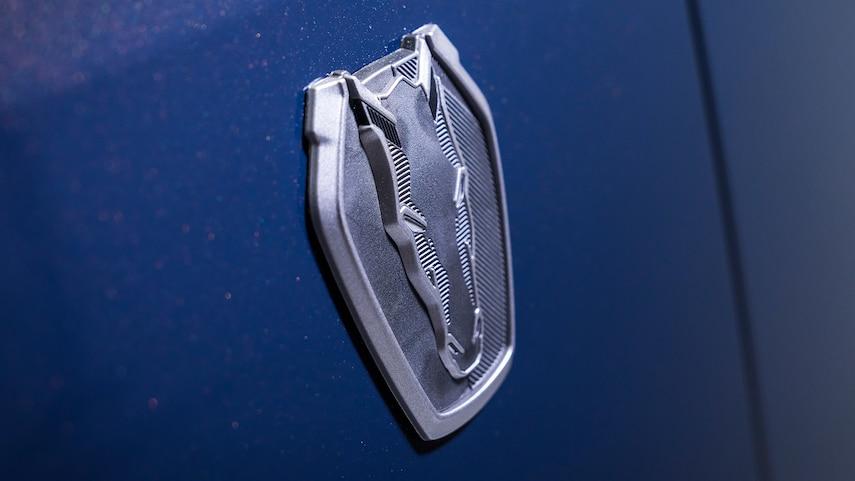 S650 Mustang 🏴‍☠️ Mustang Dark Horse S and Dark Horse R Revealed! 2024-ford-mustang-dark-horse-badge