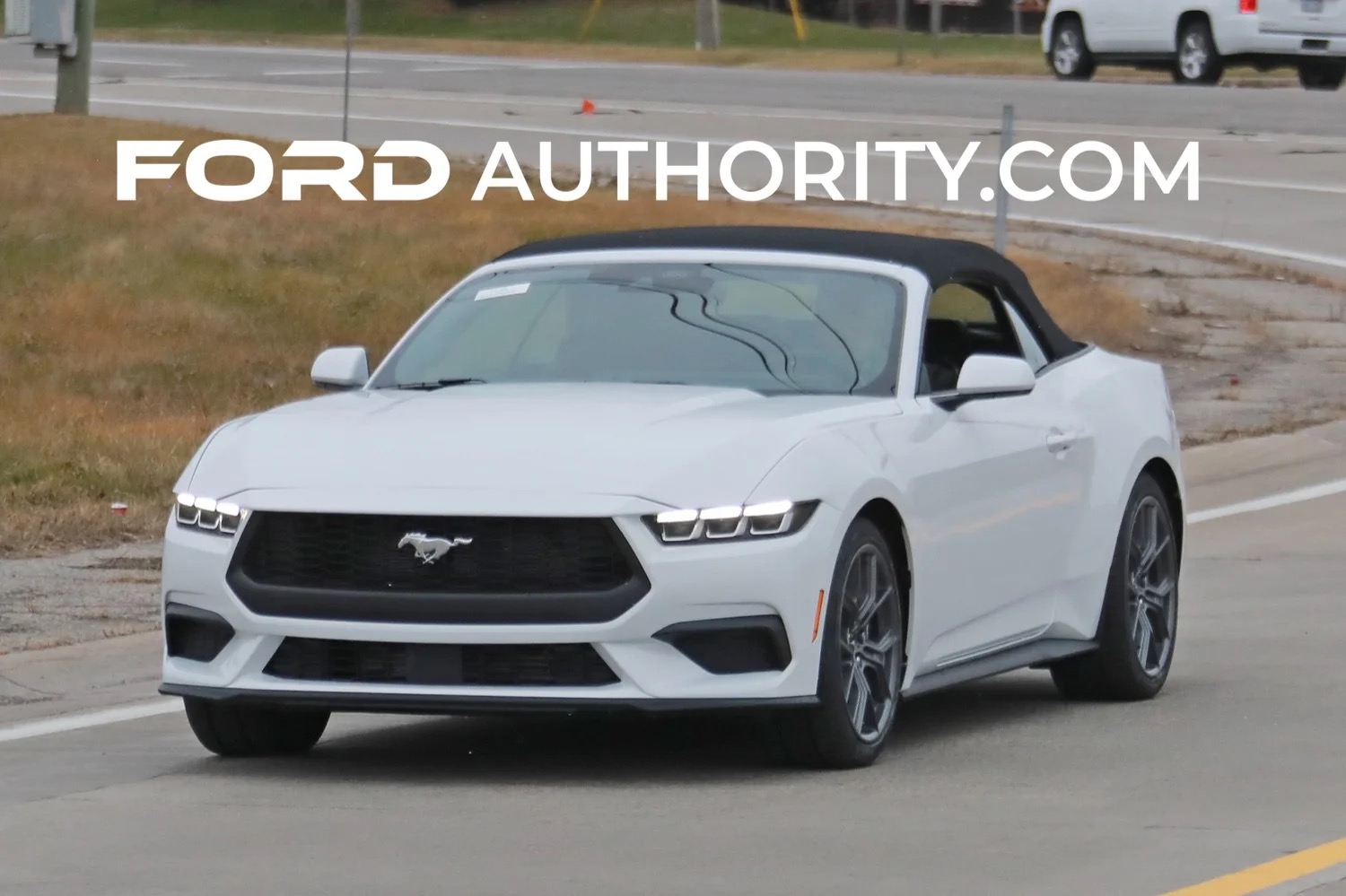 S650 Mustang Official OXFORD WHITE Mustang S650 Thread 2024-Ford-Mustang-EcoBoost-Convertible-Oxford-White-YZ-First-Real-World-Photos-Exterior-002