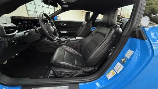 S650 Mustang 2025 GT Review 2024-Ford-Mustang-GT-standard-seats