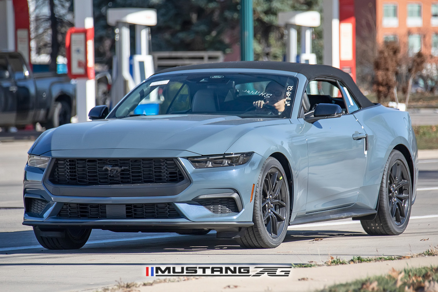 S650 Mustang 2024 Mustang will begin delivery in Australia earlier than expected 2024-mustang-convertible-ecoboost-vapor-blue-s650-11