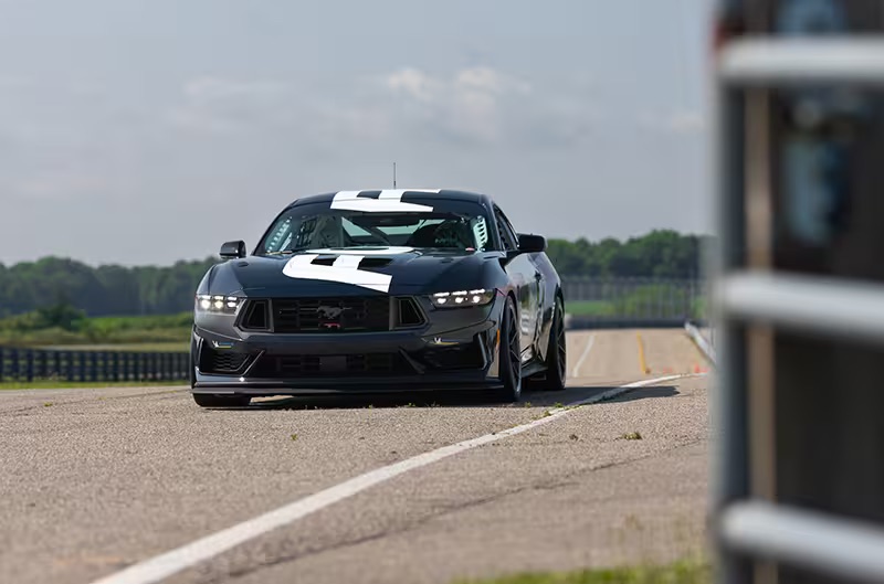 S650 Mustang Dark Horse R and 'Mustang Challenge' Racing Series Revealed! 2024 Mustang Dark Horse R on Track Grid