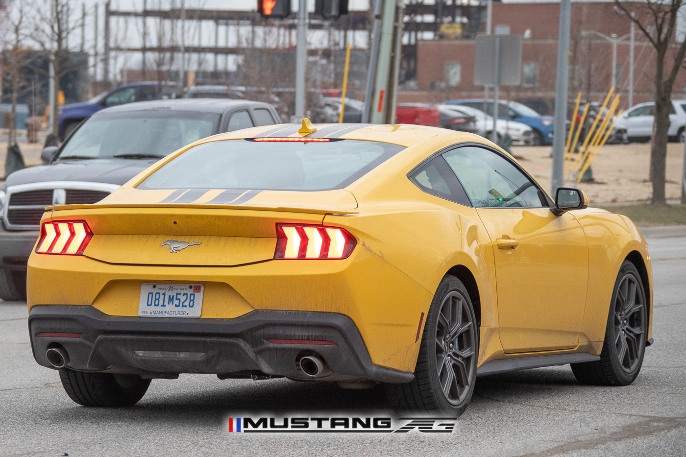 S650 Mustang Racing Stripes Spied on Yellow Splash 2024 Mustang GT & EcoBoost (S650) 2024-mustang-ecoboost-s650-yellow-splash-racing-stripes-8