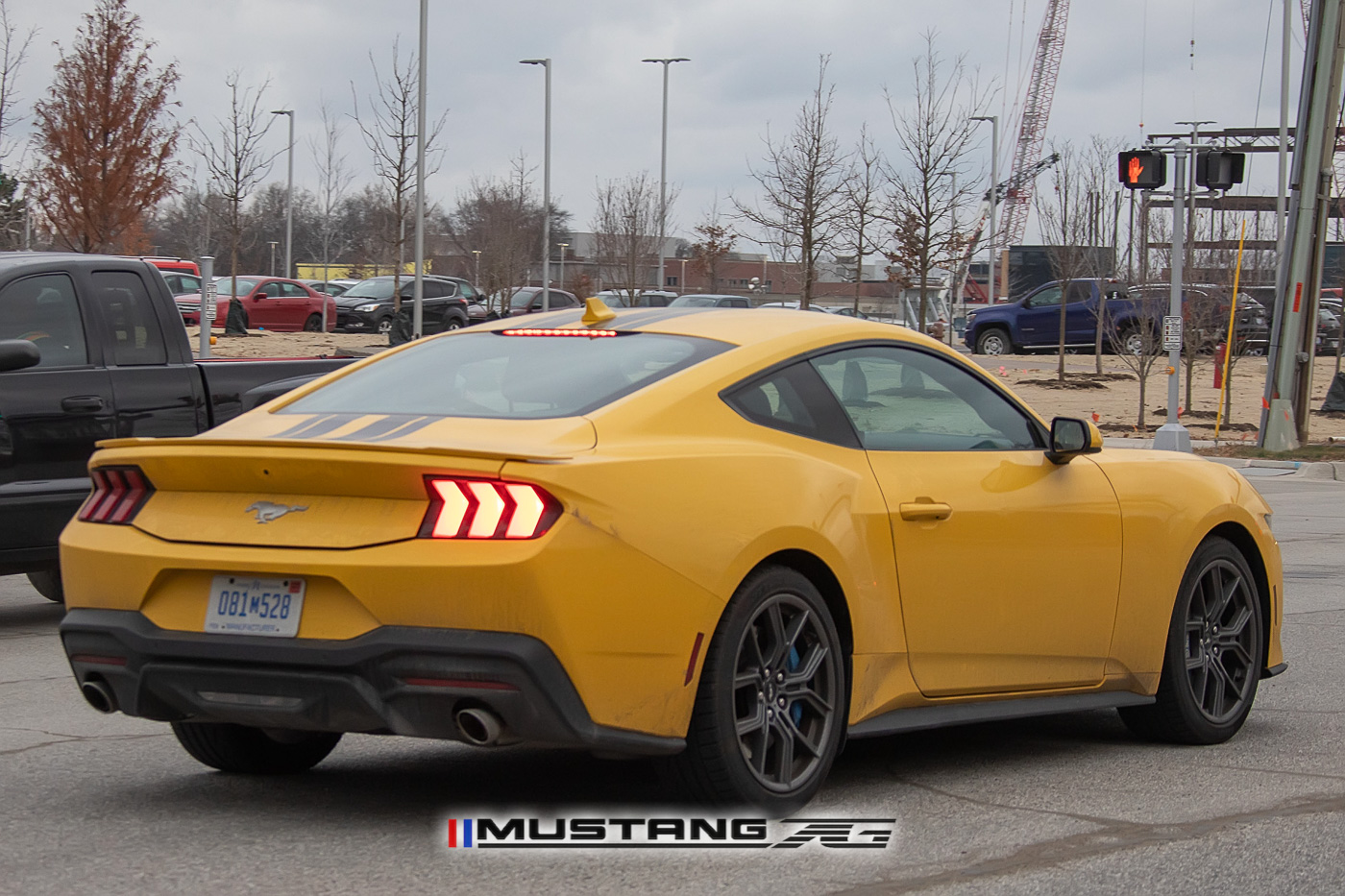 S650 Mustang Racing Stripes Spied on Yellow Splash 2024 Mustang GT & EcoBoost (S650) 2024-mustang-ecoboost-s650-yellow-splash-racing-stripes-9