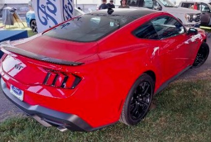 S650 Mustang 2024 Mustangs displayed at Carlisle Ford Nationals 2024 Mustang GT 3x.JPG