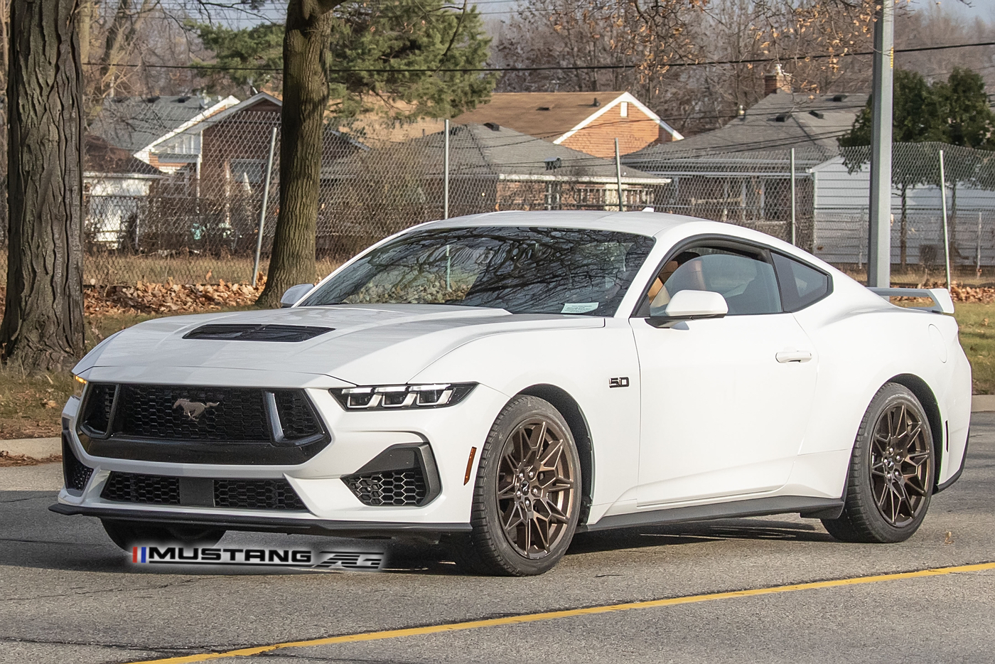 S650 Mustang 2024 Mustang GT (S650) Spied in White with Bronze Appearance Package 2024-mustang-gt-white-bronze-wheels-2