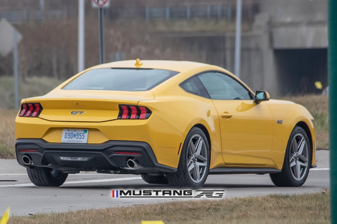 S650 Mustang Yellow Splash 2024 Mustang GT Caught Testing 2024-mustang-gt-yellow-splash-7