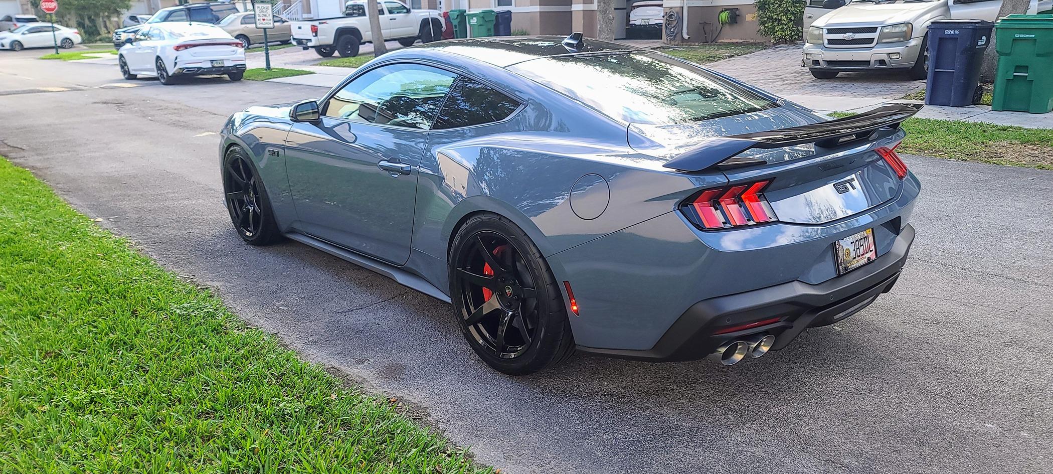 S650 Mustang Black Wheels or Gloss Gun Metal on my Vapor Blue Dark Horse 20240120_160037