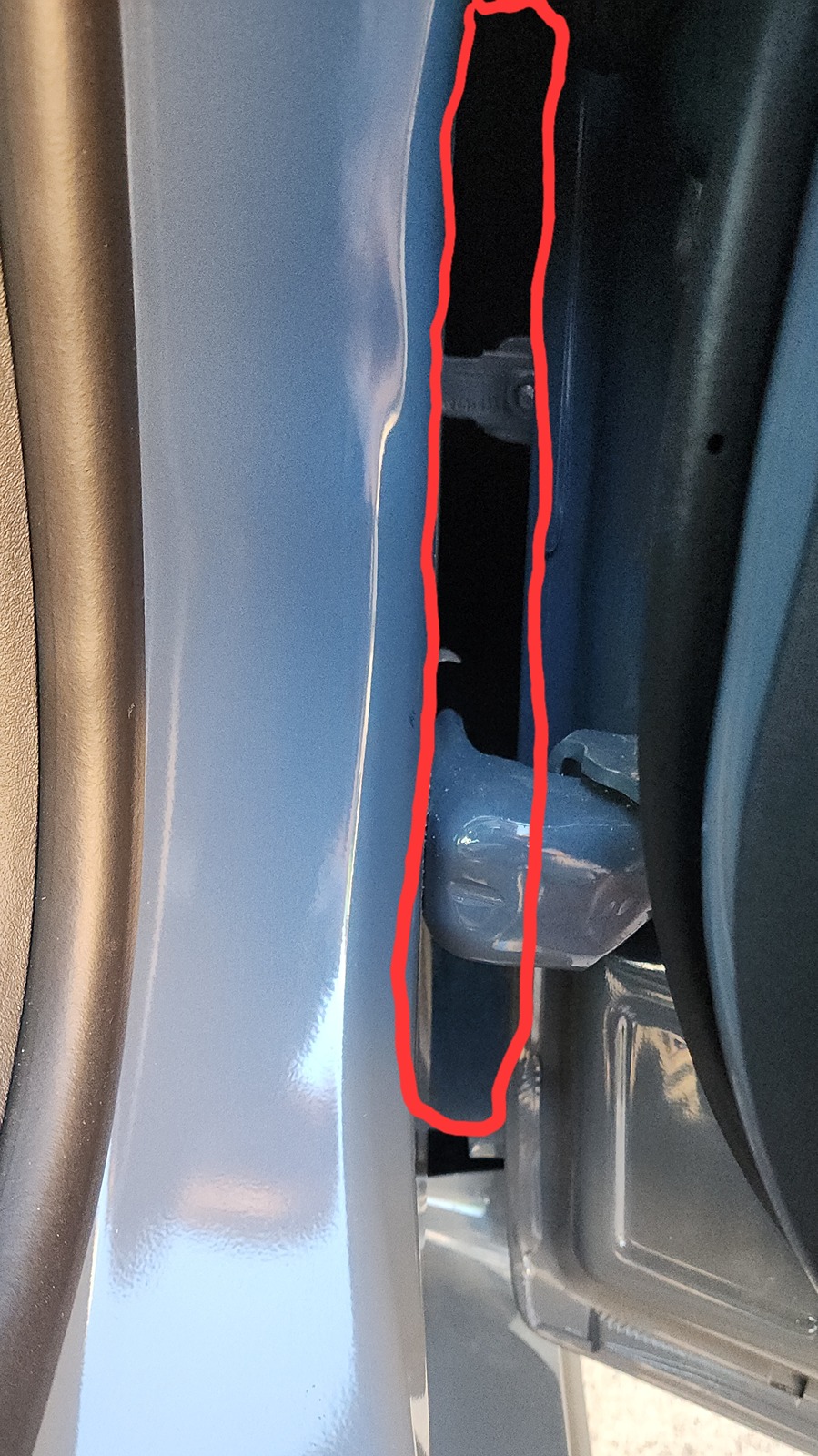 S650 Mustang Missing fender insert/plug on passenger side door fender gap 20240506_195508
