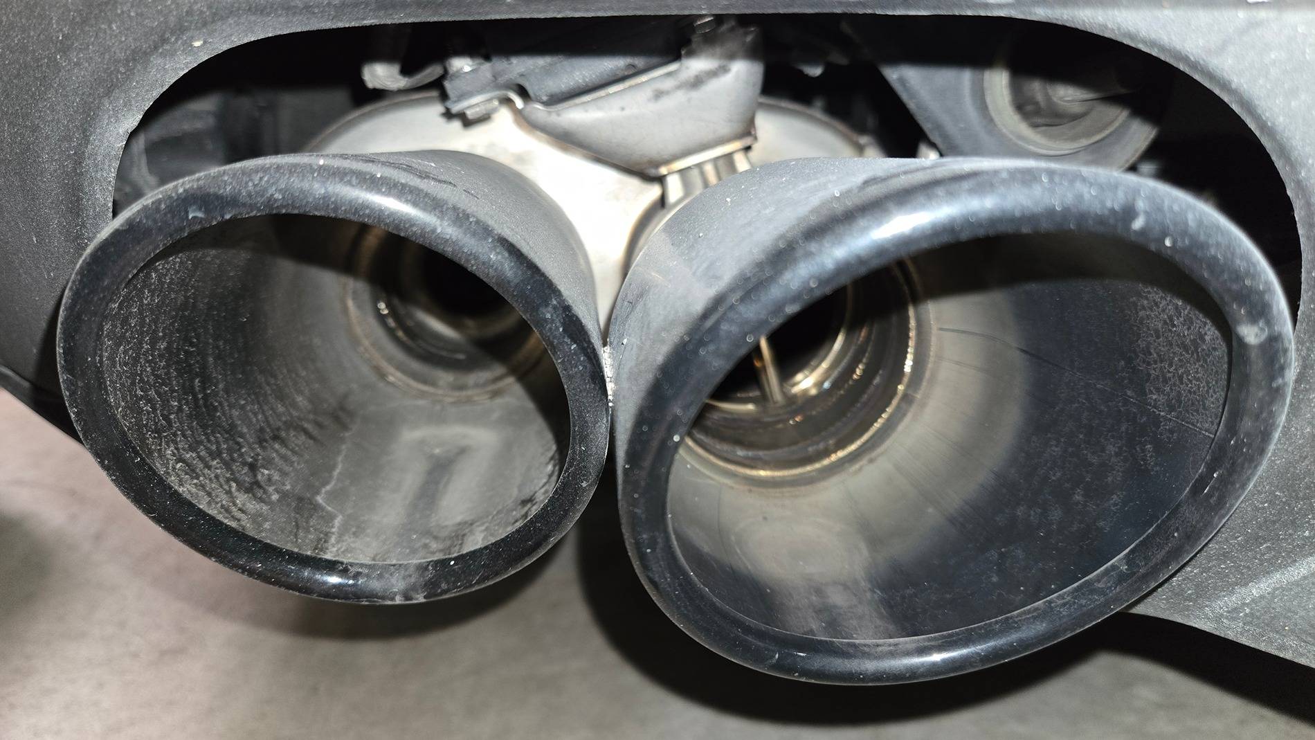 S650 Mustang Borla Atak Catback exhaust tips sticking together 20241203_153035