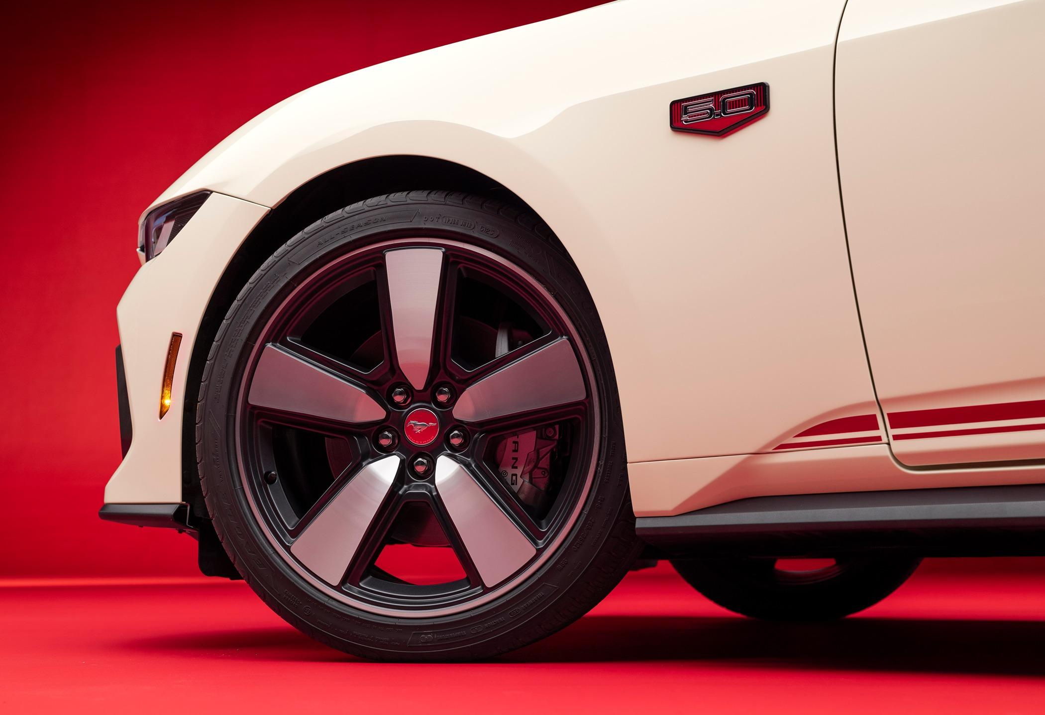 S650 Mustang Ford Mustang 60th Anniversary Package Limited Edition Draws on Classic Style of 1965 Original 2025 Mustang 60th Anniversary Package_07