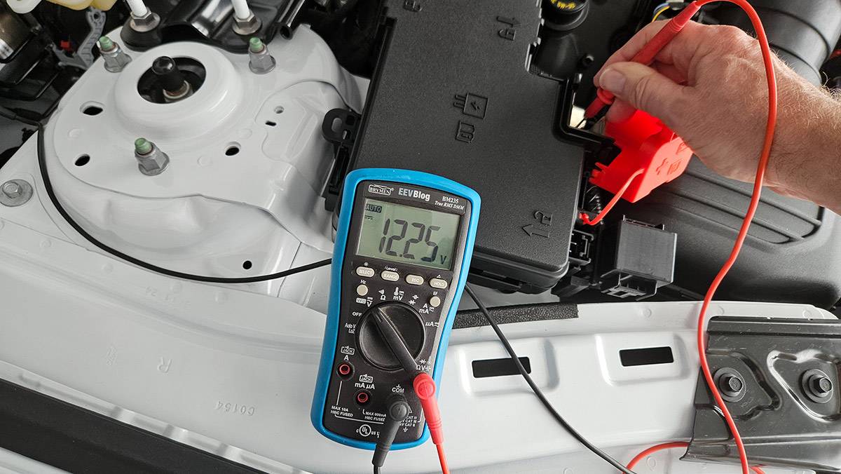 S650 Mustang Connecting CTEK/Battery Tender 20250217_152520_1200