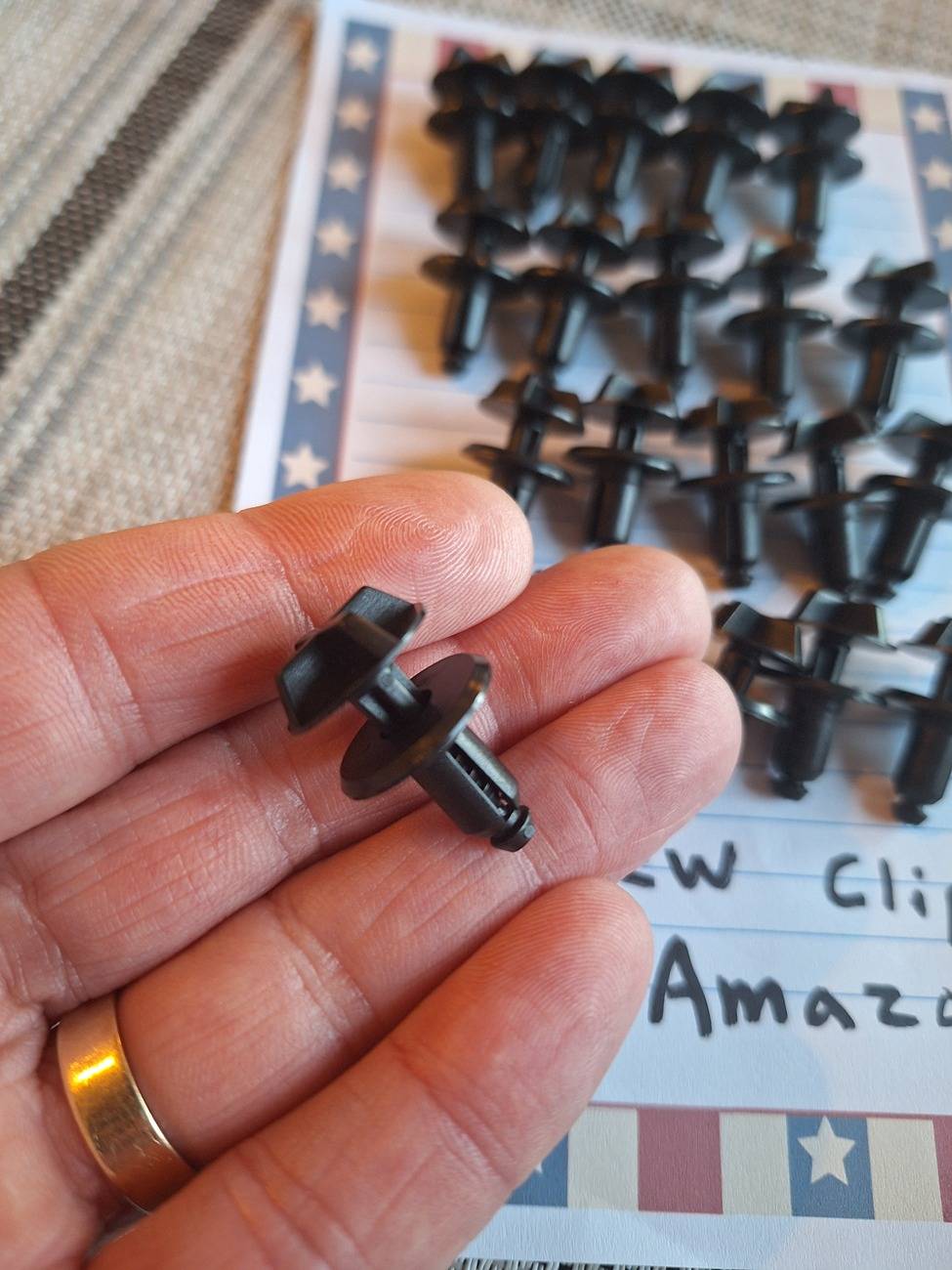 S650 Mustang Replacement Battery Cover Pin Clips 20250306_172803