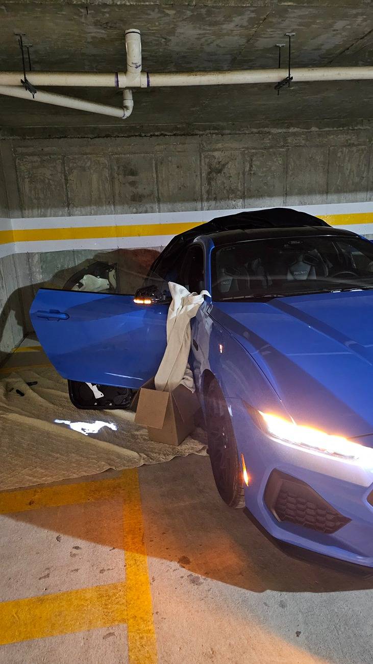S650 Mustang Are the side mirrors with turn signals plug and play? 20250328_203551