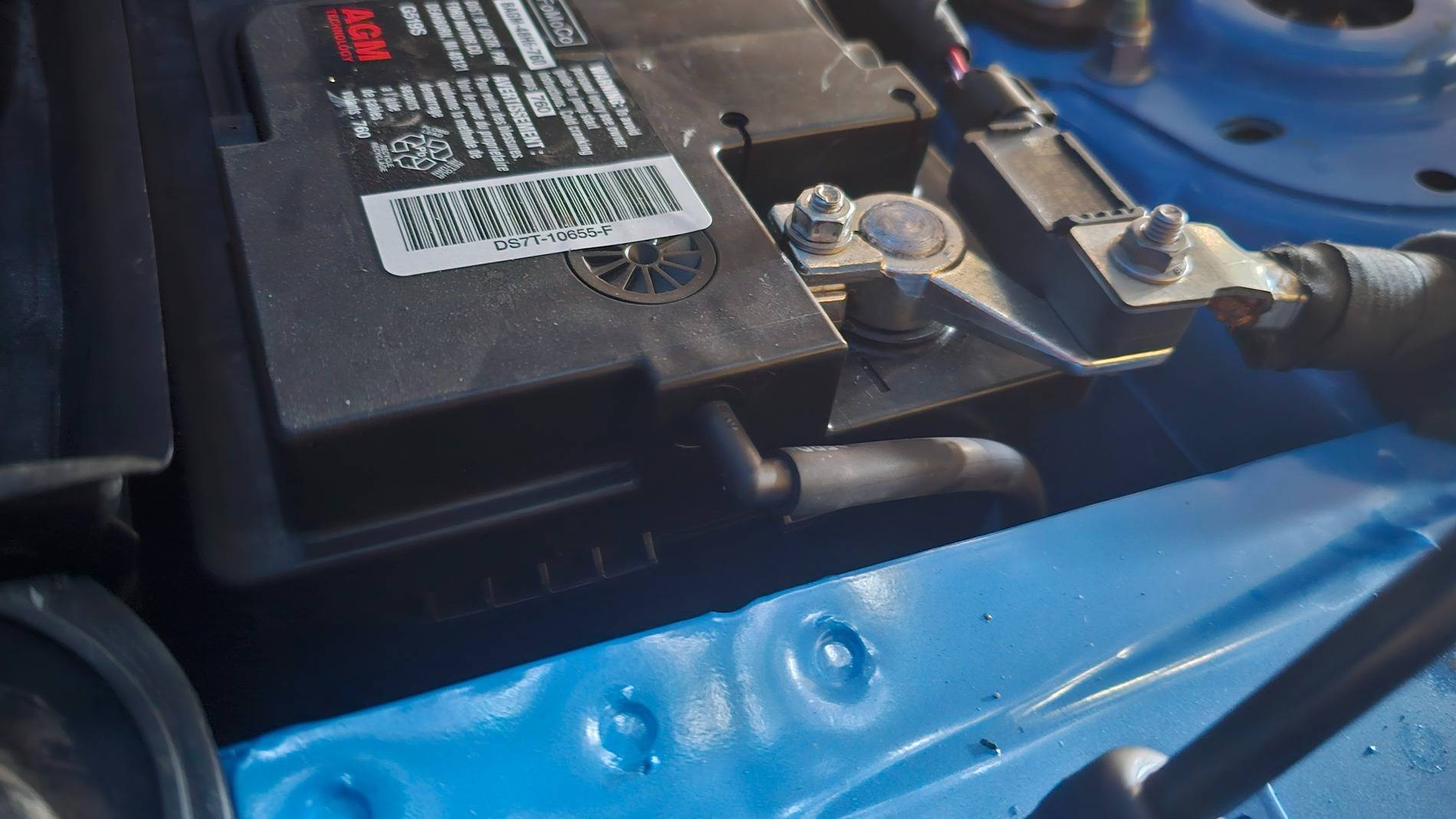 S650 Mustang How to remove the car battery? 20250523_133352