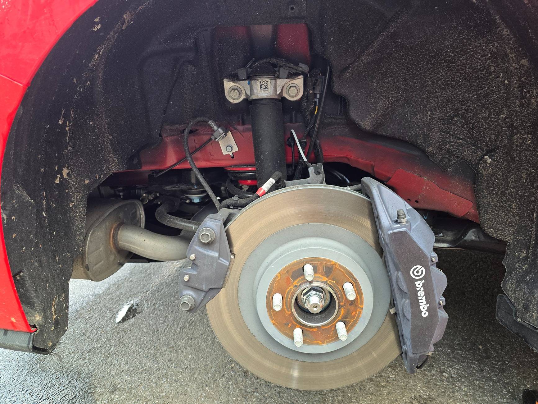 S650 Mustang Do they come with rear shipping blocks? 20250524_193411