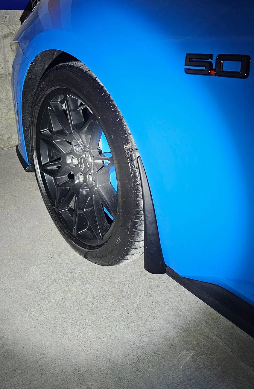 S650 Mustang How does this screw push pin work? 20250527_115221