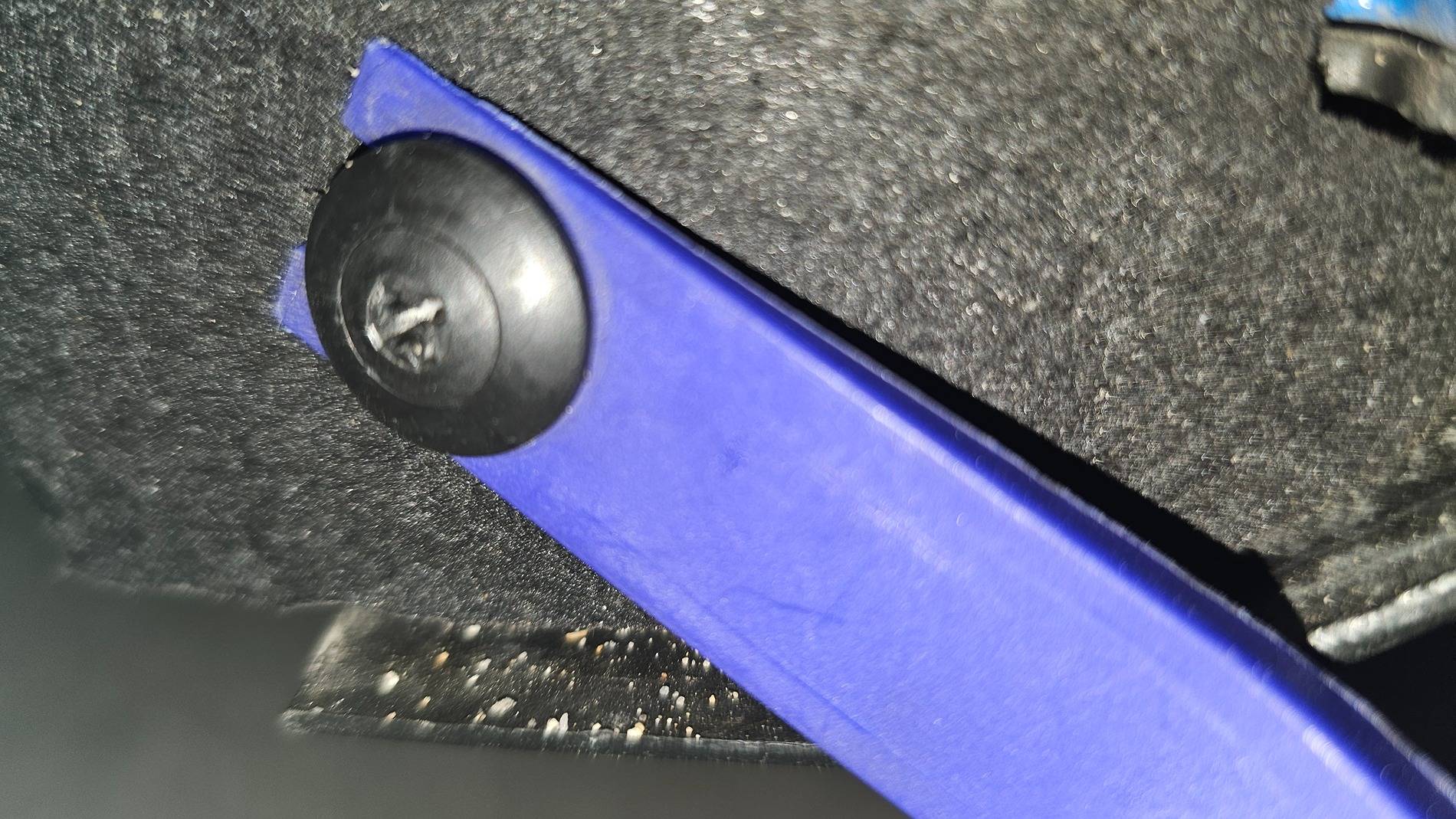 S650 Mustang How does this screw push pin work? 20250527_130352