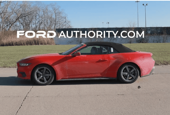 S650 Mustang 2.3L S650 base convertible 24 Mustang convertible