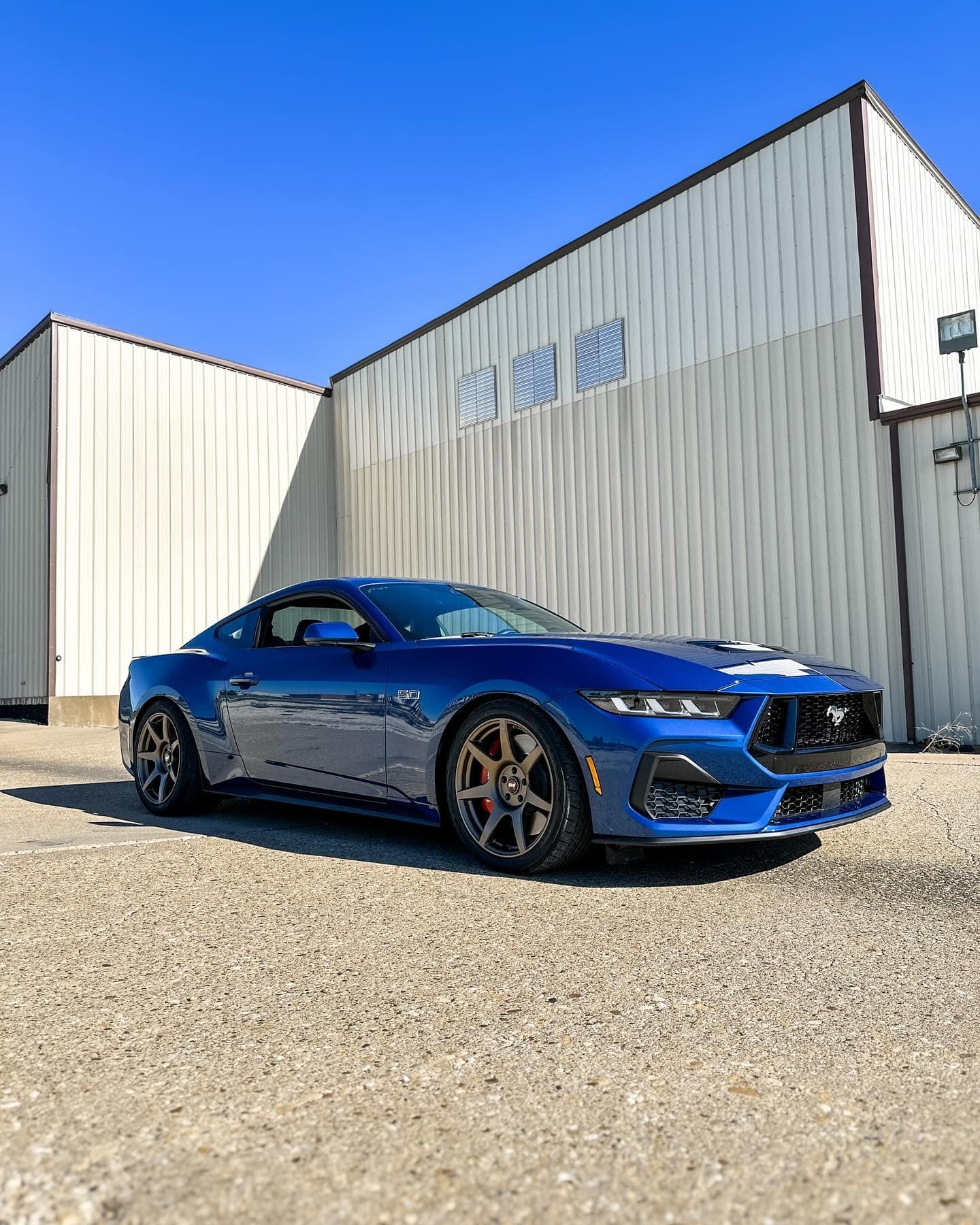 S650 Mustang 2024 Atlas Blue Mustang GT On SVE R350 Wheels 398627021_733111128849240_3864756174053889603_n