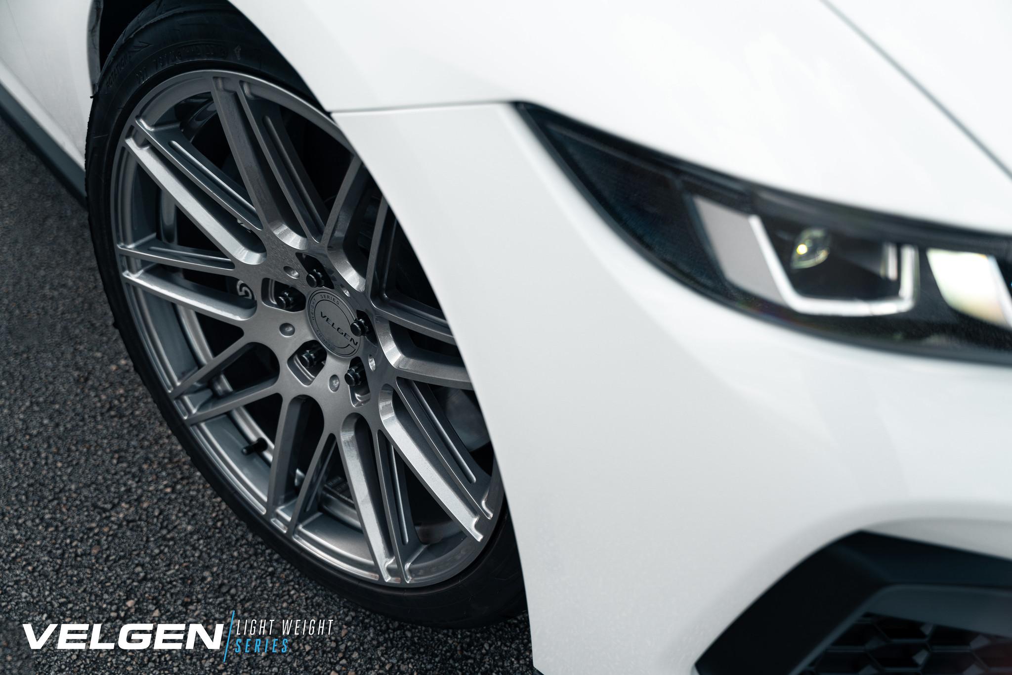 S650 Mustang Velgen VF-9 in Gloss Black 53217784193_44fb1bc839_k