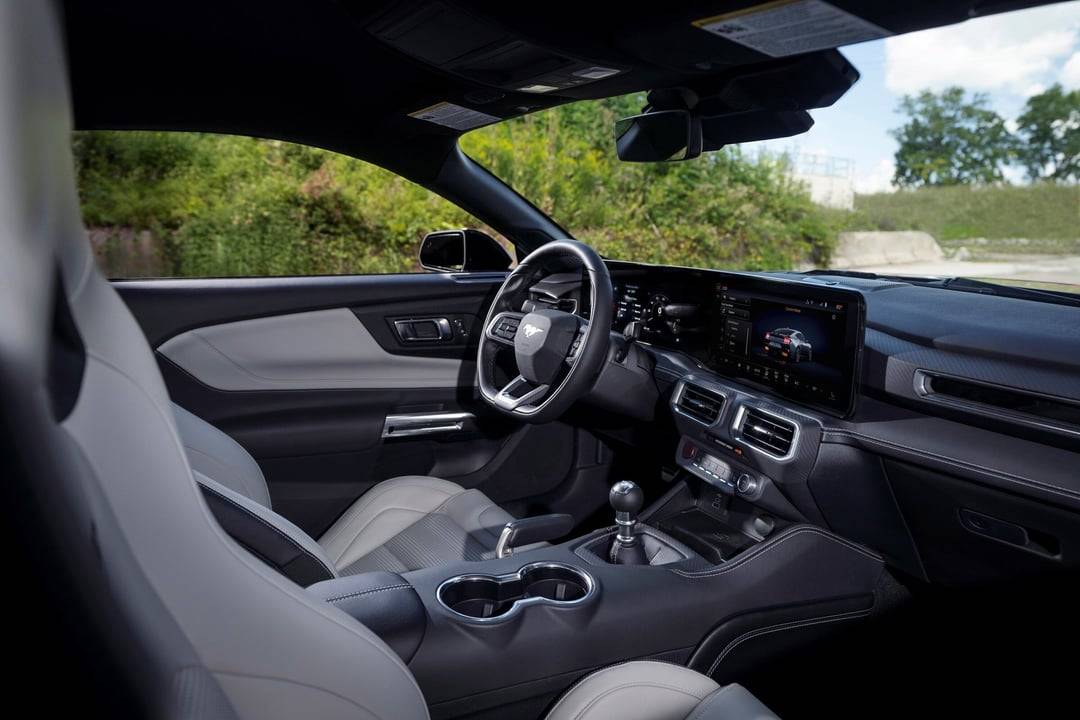 S650 Mustang Aux switches in a Mustang from the Bronco Sport? 54wz61bjuwn91