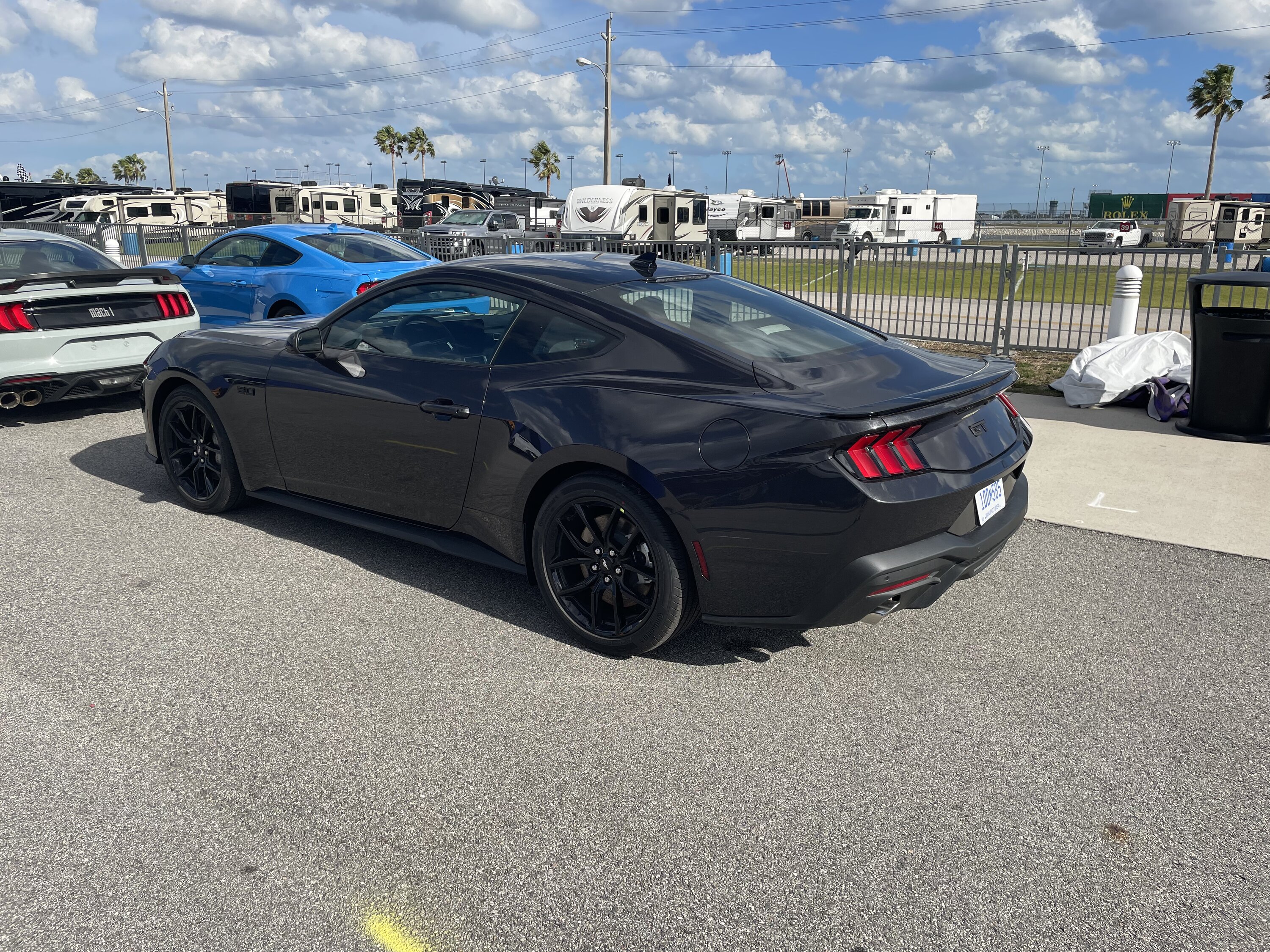 S650 Mustang S650 vs S550 real life side by side comparison look (rear view) 7A303723-7373-405A-8BE1-FA9902DB7662