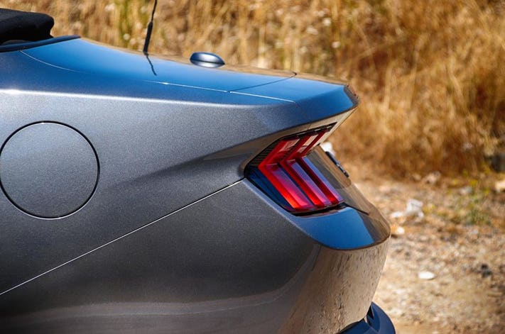 S650 Mustang Trunk seam? 960x0