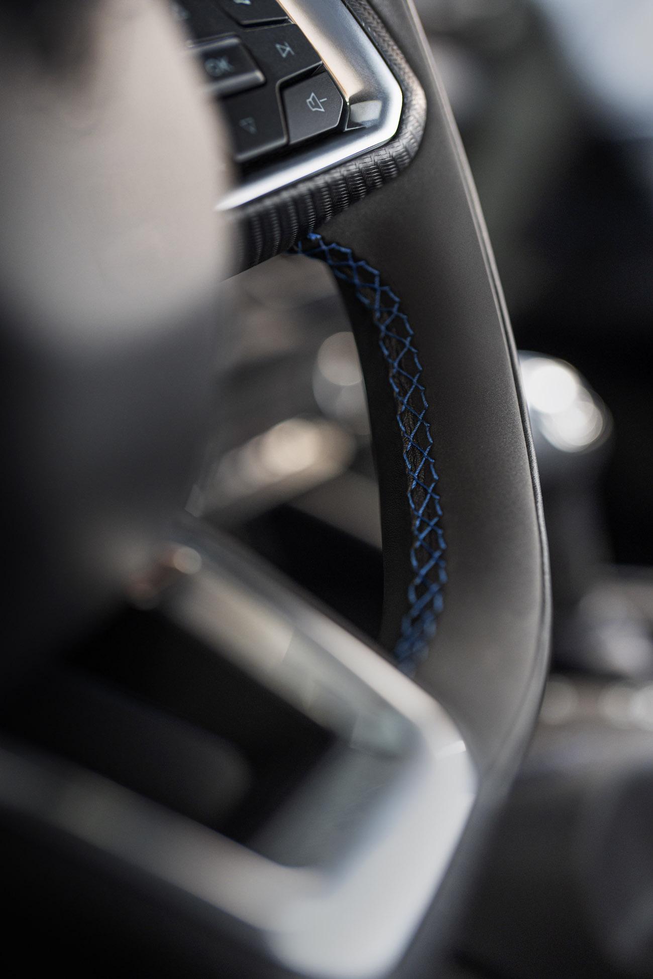 S650 Mustang New 2024 Mustang Dark Horse details: color-shifting Blue Ember paint, stripe options, interior look _EPP0875_V1