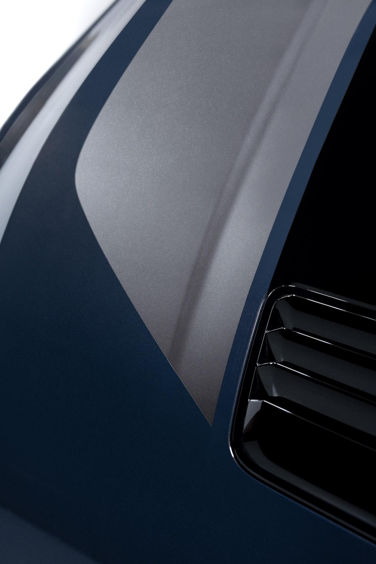 S650 Mustang New 2024 Mustang Dark Horse details: color-shifting Blue Ember paint, stripe options, interior look _EPP0938_V1