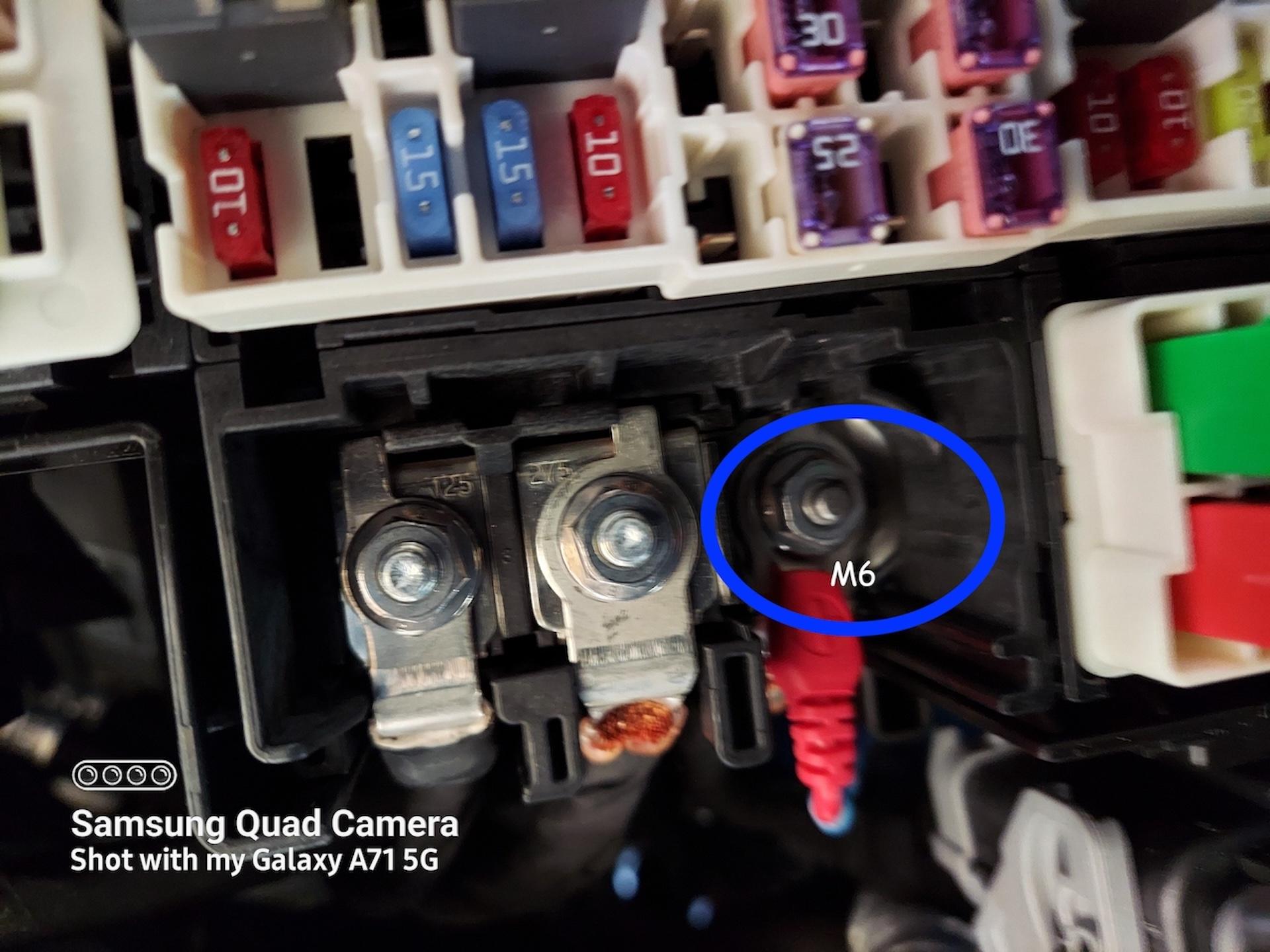 S650 Mustang Battery Tender? battery tender 003