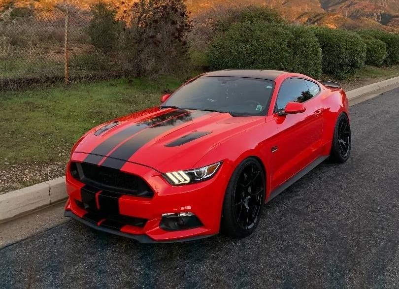 S650 Mustang Racing stripe opinions cant-decide-between-white-or-black-stripes-on-my-s550-v0-n8bt501ir9rb1.jpg copy