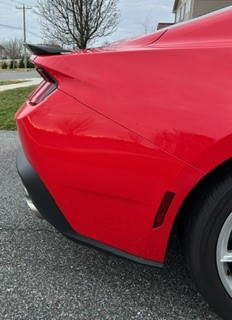 S650 Mustang Installed Air Design Spoiler + side stripes car2