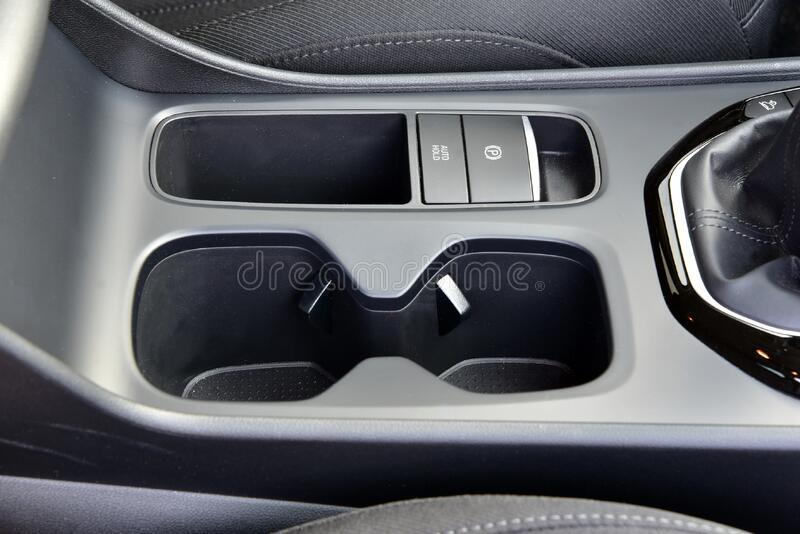 S650 Mustang ⚠️ LEAKED S650 Mustang Images & Rumored Specs!! [New Shots & Engine Image Added] cup-holder-console-car-part-s-interior-front-seats-255069654